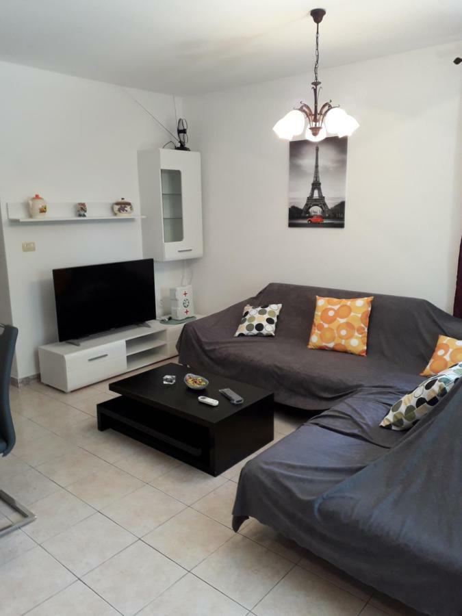 Apartments Alen พูลา ภายนอก รูปภาพ