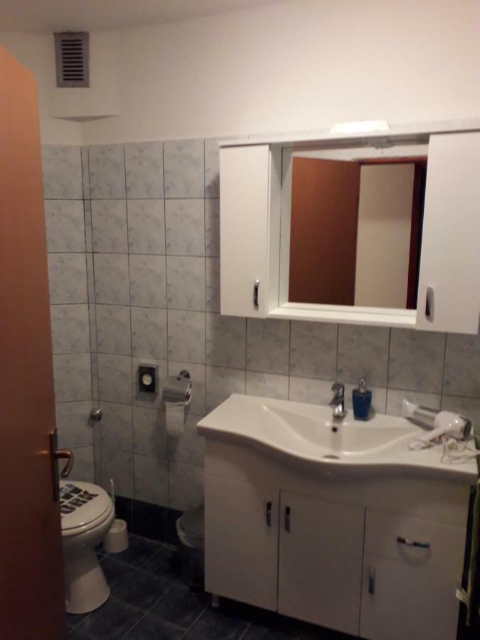 Apartments Alen พูลา ภายนอก รูปภาพ