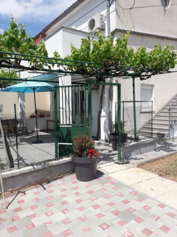 Apartments Alen พูลา ภายนอก รูปภาพ