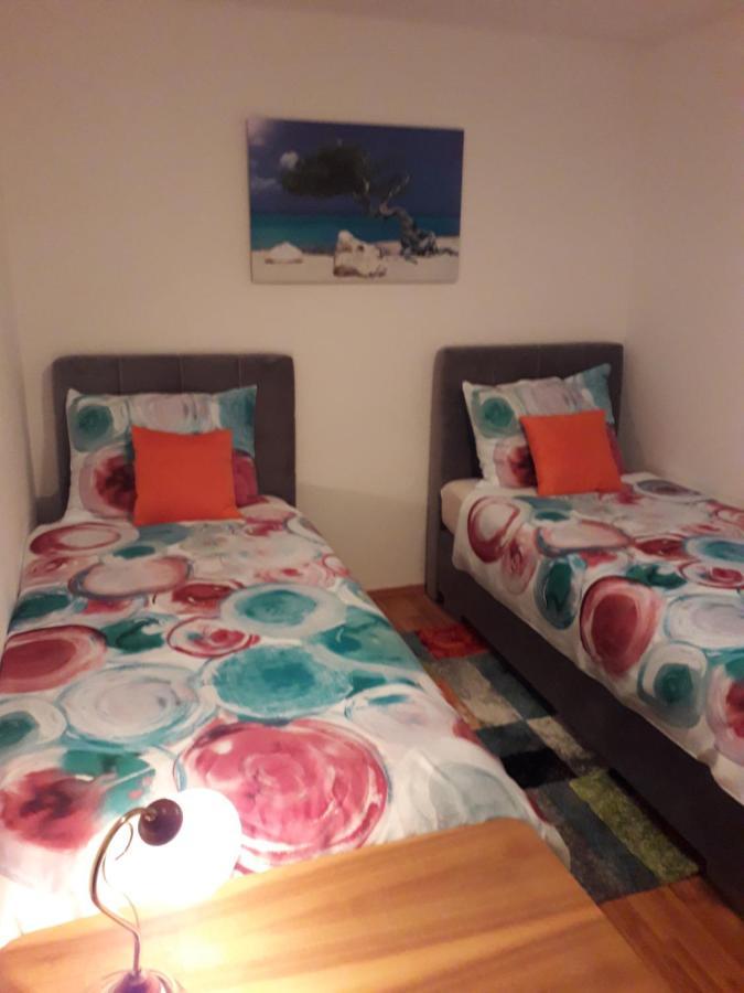 Apartments Alen พูลา ภายนอก รูปภาพ